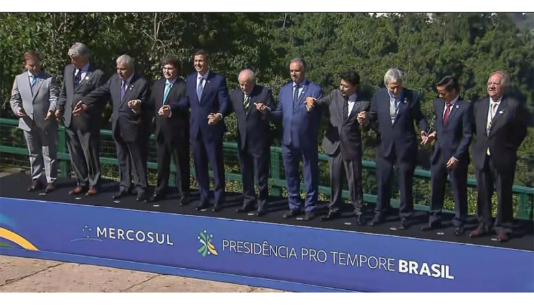 El presidente argentino participó del encuentro del Mercosur en Brasil