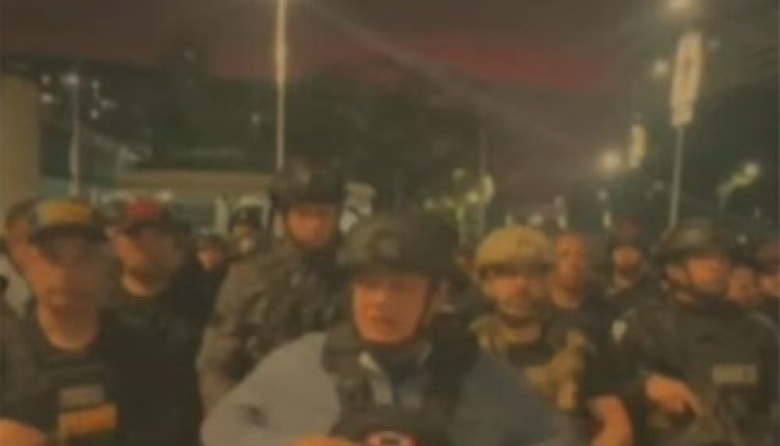 Diosdado Cabello, ministro del Interior, sale a la calle y llama a la calma