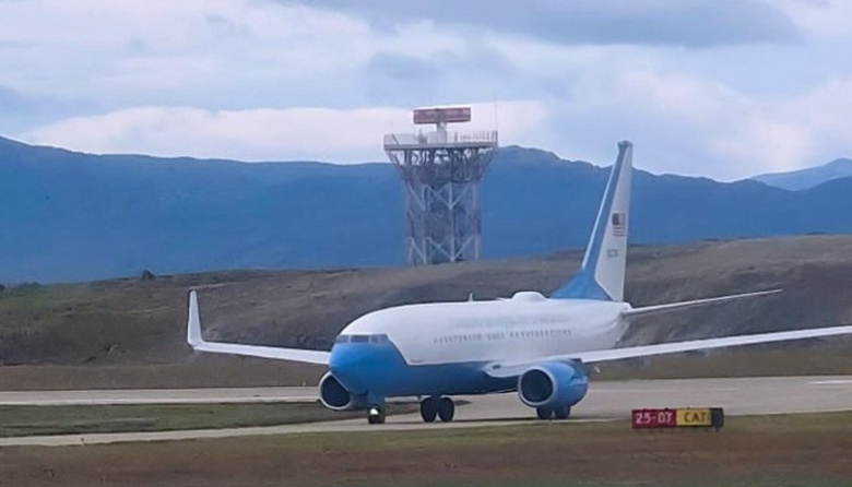 Un avión del Departamento de Defensa de EE UU aterrizó sin aviso previo en Ushuaia