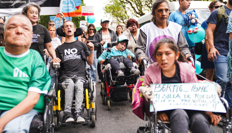 Realizaron una nueva marcha para exigir la aplicación completa de la Emergencia en Discapacidad