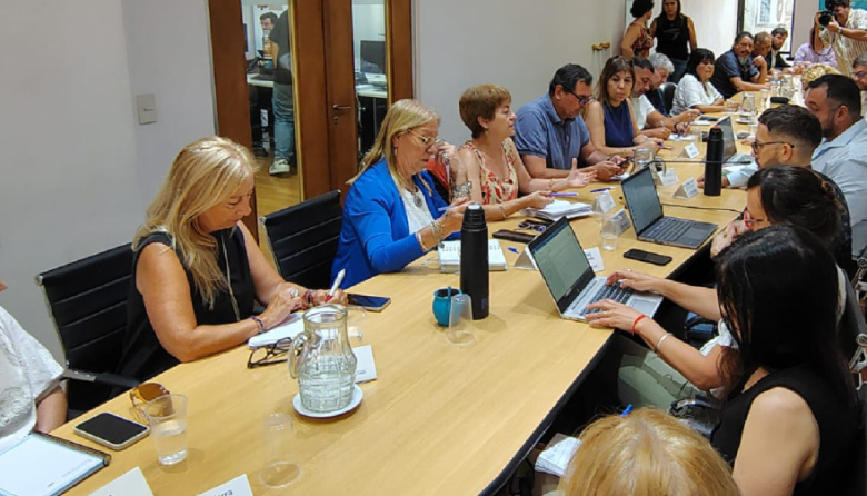 El Gobernador Kicillof cerró paritaias con los docentes