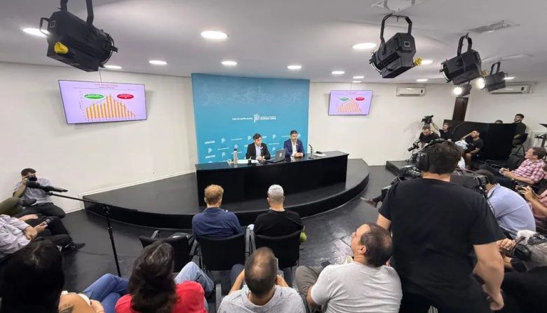 Axel Kicillof defendió la recuperación de YPF: “Privatizar para obtener dólares en el corto plazo conduce a resultados trágicos”