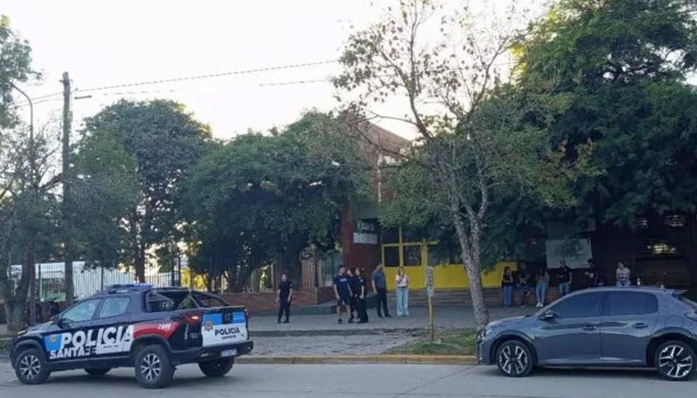 Un alumno ingresó armado a la escuela y mató a un compañero
