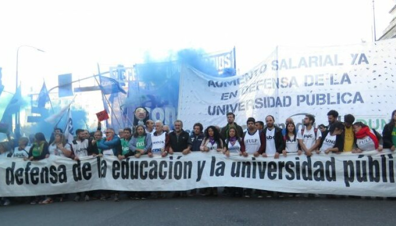 Es «casi total» el acatamiento de docentes y no docentes al paro en las universidades