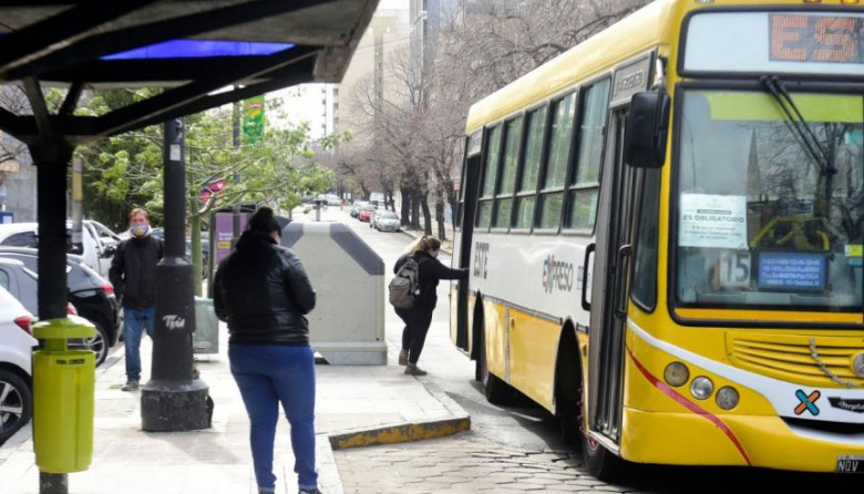 Colectivos en AMBA reducen hoy frecuencia