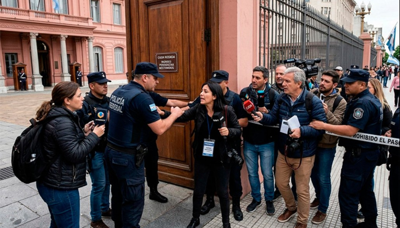 El Gobierno prohibió este jueves el ingreso de la prensa acreditada a la Casa Rosada