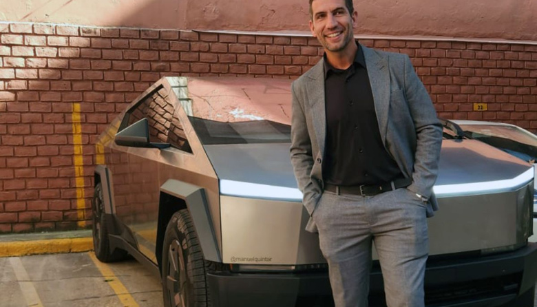 El diputado jujeño Manuel Quintar apareció con un Tesla en la cochera del Congreso