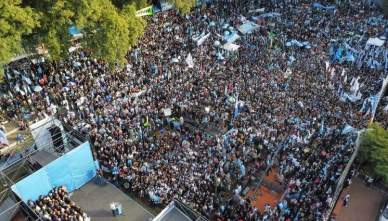Máximo Kirchner en Parque Lezama: "justicia fiscal para que haya equilibrio social"