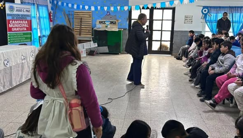 Jornada educativa de Zoonosis en las Escuelas paceñas