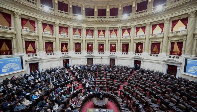 La falta de quorum impidio la moción de censura contra Adorni