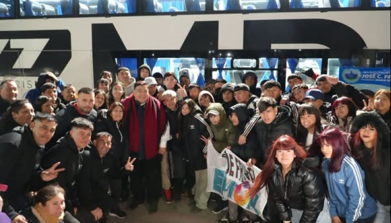 Los ganadores del torneo intersedes Envión 2025 partieron a las Cataratas del Iguazú