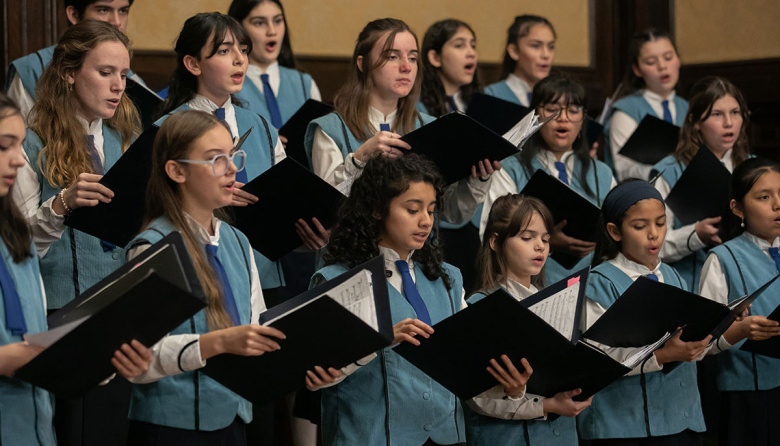 Milei disolvió por decreto el Coro Nacional de Niños