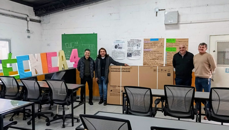 Mas tecnología para las escuelas técnicas de José C Paz