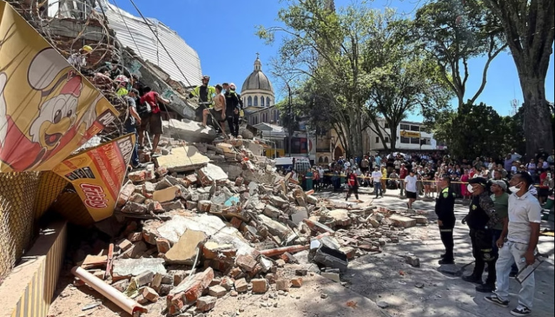 Un terremoto de magnitud 7,4 sacudió el oeste de Colombia, hay 111 muertos