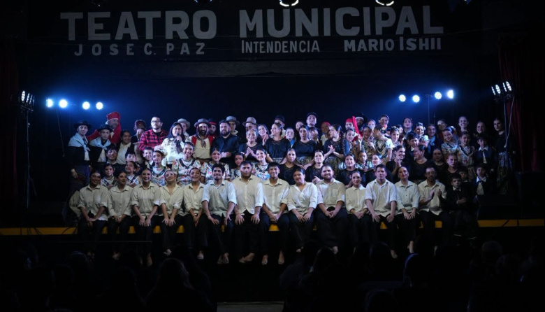 El Teatro Municipal de José C Paz brilló con "Folklore en la Escena"