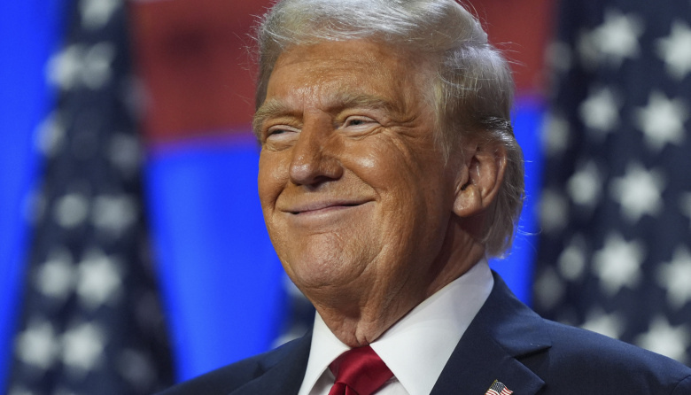 Trump dice que no descarta revisar la postura de EEUU sobre la soberanía argentina en Malvinas