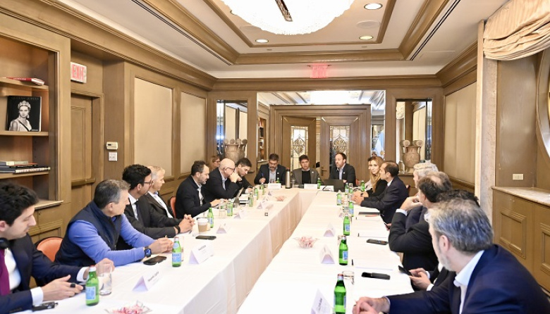 El gobernador Kicillof  en Nueva York se reunió con fondos de inversión y grandes empresas