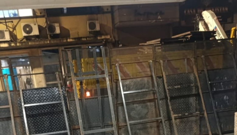 El Gobierno mandó a vallar la sede central de la OSFA en Paso 551 de CABA