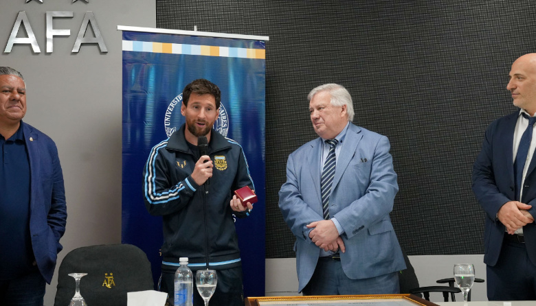 Messi recibió el Doctorado Honoris Causa de la UBA