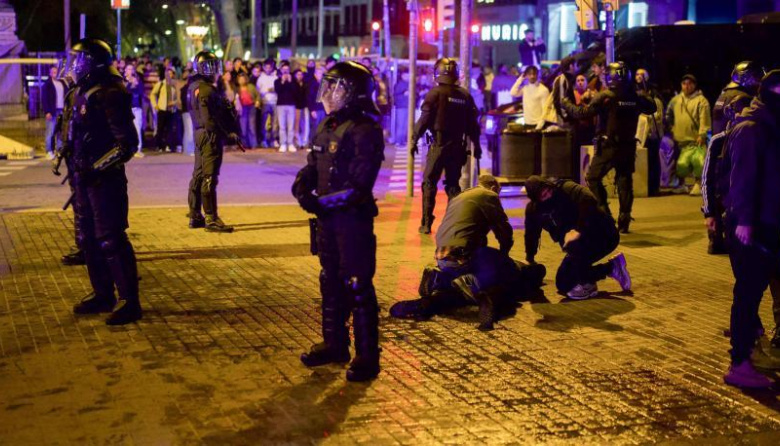 Disturbios y saqueos en el centro de Barcelona tras una protesta inspirada en las de Francia
