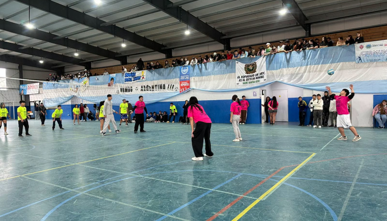El Torneo Intersedes Envión 2026 ya está en cuartos de final