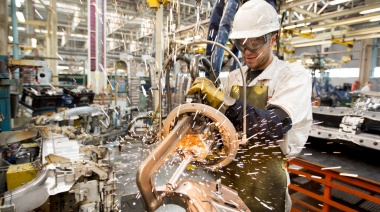 La industria siguió creciendo pero se frenó la construcción
