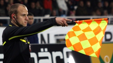 La FIFA probará la Ley Wenger, una regla que podría cambiar el offside para siempre