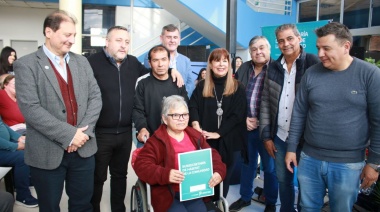 José C. Paz: Cientos de familias recibieron las escrituras de sus viviendas