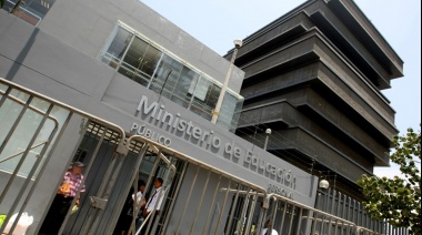Organizaciones sociales se movilizan al Ministerio de Educación porteño