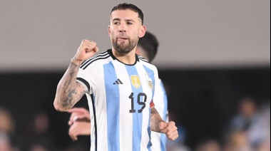 Con un golazo de Otamendi, Argentina le ganó a Paraguay y sigue en la cima