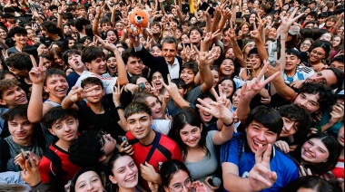 Massa a los estudiantes: "El amor y la esperanza siempre le ganan al odio y la violencia"