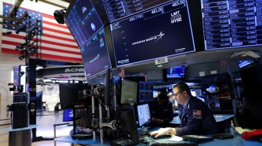 Acciones y bonos que cotizan en Wall Street se disparan tras el triunfo de Milei