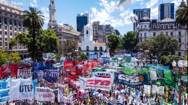 Fuerte movilización a Plaza de Mayo contra las políticas de hambre de Milei