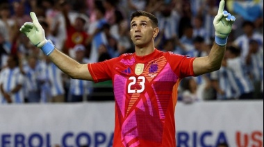 "Me retiro": Dibu Martínez anunció que dejaría el fútbol en uno de los momentos más felices de su carrera