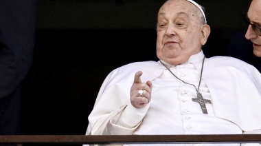 El papa Francisco recibió el alta médica y hace su primera aparición en más de cinco semanas
