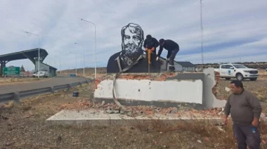 Vialidad Nacional derrumbó la imagen del escritor de "La Patagonia rebelde", Osvaldo Bayer