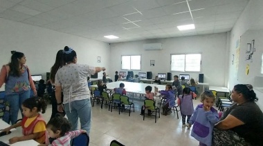 Clases de Inglés y Computación en Centros de Niñez de José C Paz