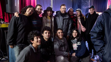 El elocuente mensaje de la obra "Un día mas" en el Teatro Municipal de José C Paz