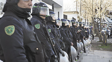 El Gobierno bonaerense desafectó a 24 efectivos policiales bajo sospecha de "conspiración"