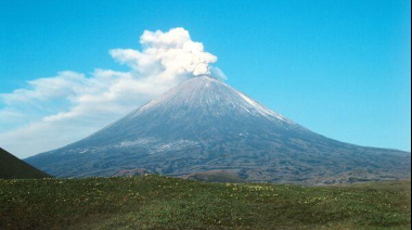 El volcán Kliuchevskoi entró en erupción tras el terremoto en Rusia