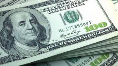 El dólar cerró a $1.380, el valor mas alto desde la anunciada salida del cepo