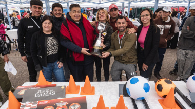 José C Paz: Mas de 100 stands en la “Muestra Distrital de Educación de Jóvenes, Adultos y Adultos Mayores”