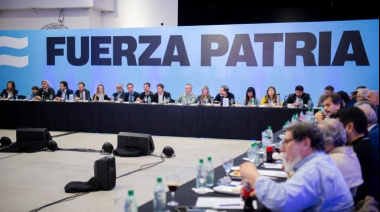 Kicillof encabezó un encuentro con candidatos, intendentes y dirigentes de Fuerza Patria