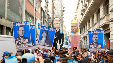 El peronismo volvió a las calles para marchar al domicilio de Cristina. La expresidenta envió un mensaje de audio a la militancia