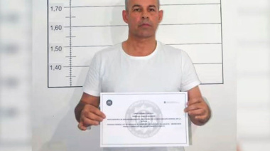 «A Santiago Caputo le hago llegar un mensaje: no quiero ir a Estados Unidos, yo hablo y se cae el país»