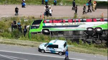 Volcó un micro en la Ruta 2 mano a Mar del Plata