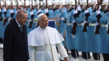 El papa León XIV llegó al Líbano con un mensaje de paz