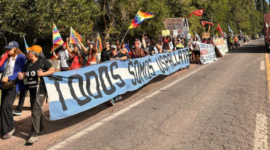 Una multitud marcha a la Legislatura para rechazar al proyecto San Jorge en Uspallata