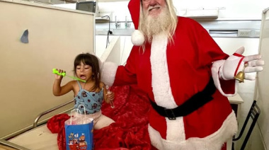 Papá Noel recorrió los Hospitales Municipales de José C Paz