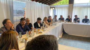 Axel Kicillof encabezó en Villa Gesell la primera reunión de año del Movimiento Derecho al Futuro